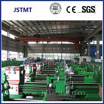 Manual Lathe Machine