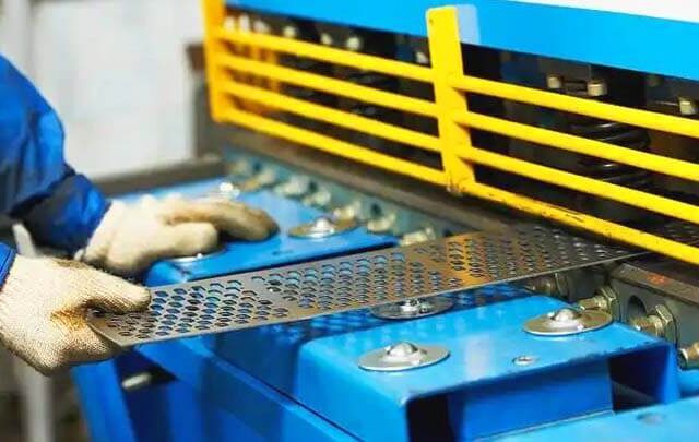 Shearing machine cutting defects